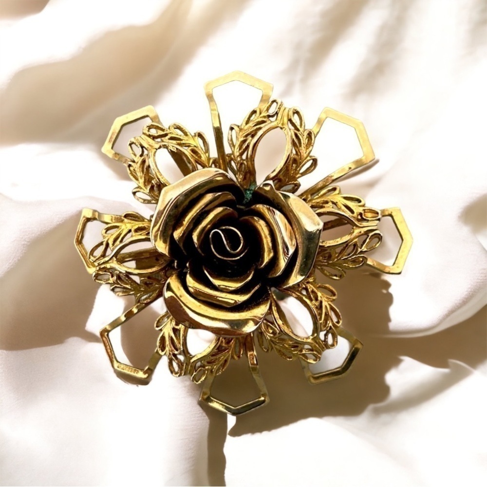 😍2/$20 Vintage Gold-tone Filigree Floral Brooch 2.75”